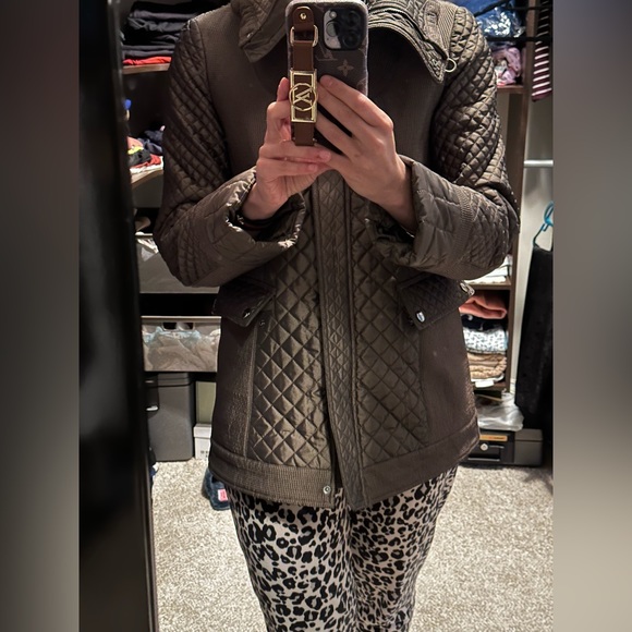 Gorgeous Burberry Jacket - Picture 13 of 13